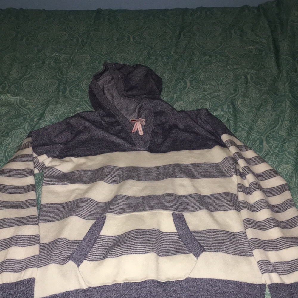 hooded shirt